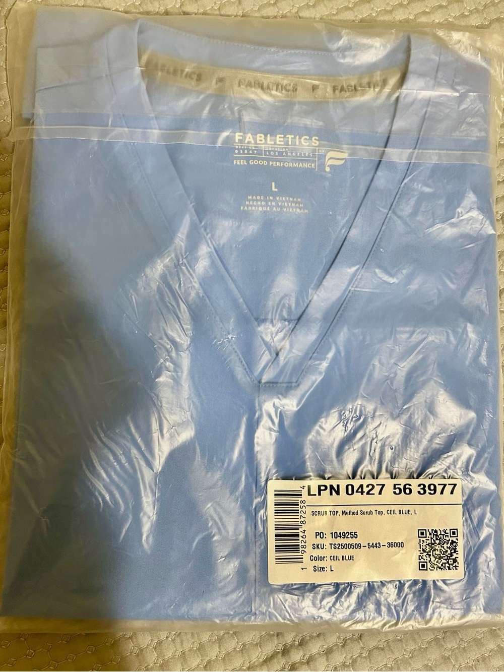 Fabletics scrub top - Picture 6 of 7